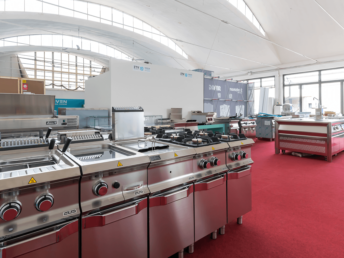 Cucine professionali a Milano: come progettare uno spazio funzionale per la ristorazione